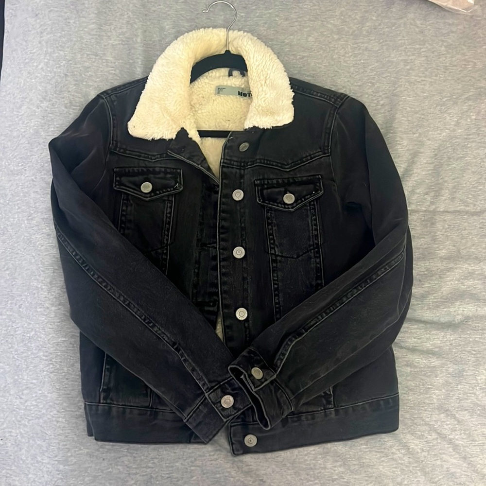 JEAN JACKET WITH FLEECE ! COZY AND COMFORTABLE